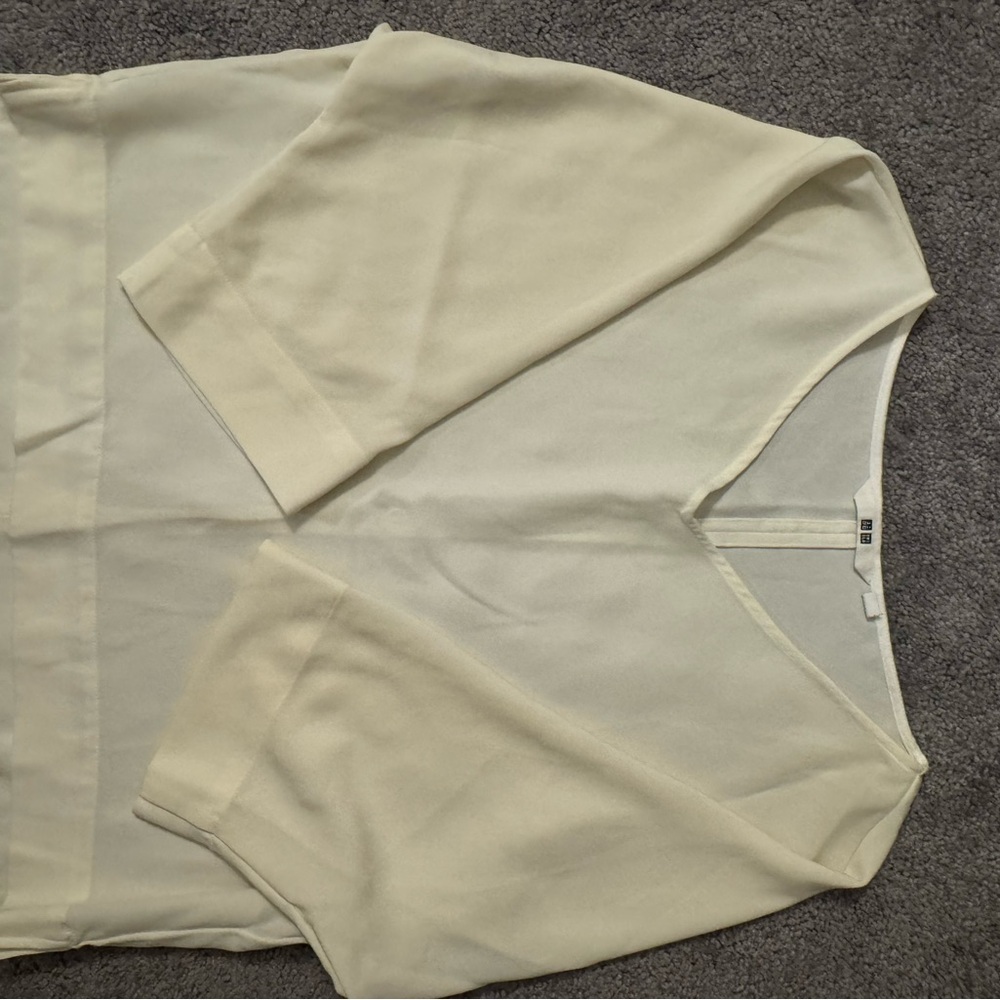 Women's Cream Uniqlo Shirt